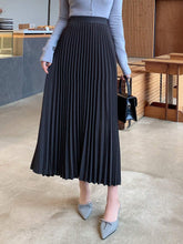 DAZY Solid Color Pleated Skirt